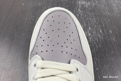 DN0790-101 1 Low Jordan Retro Bold 115 0702